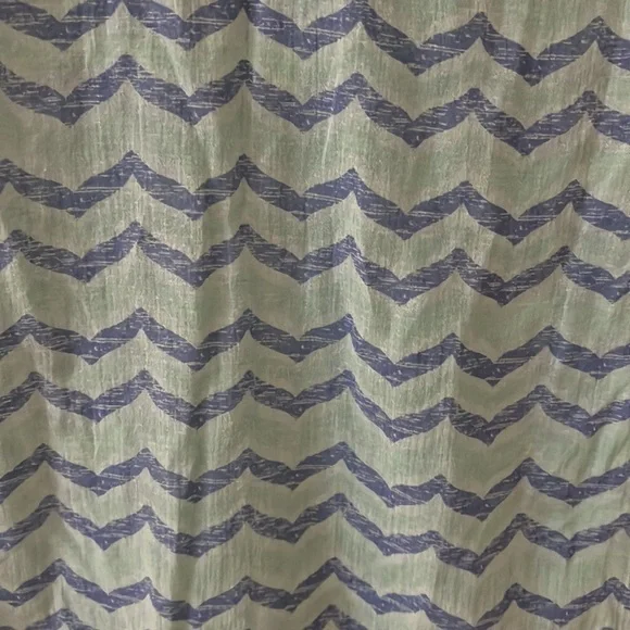 Vineyard Vines cover up - Picture 3 of 4